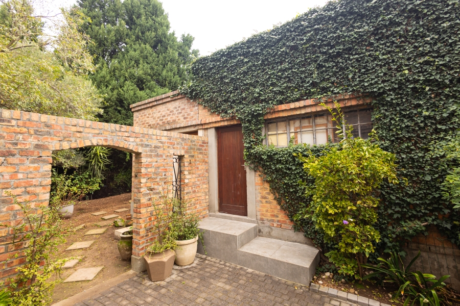 5 Bedroom Property for Sale in Vierlanden Western Cape